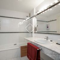 Вилла в большом городе в Испании, Каталония, Сан-Андрес-де-Льеванерас, 372 кв.м.