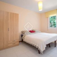 Вилла в большом городе в Испании, Каталония, Сан-Андрес-де-Льеванерас, 372 кв.м.