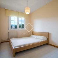 Вилла в большом городе в Испании, Каталония, Сан-Андрес-де-Льеванерас, 372 кв.м.