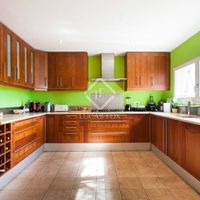 Villa in the big city, in the mountains, at the seaside in Spain, Catalunya, Sitges, 660 sq.m.