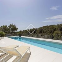 Villa in the big city, in the mountains, at the seaside in Spain, Catalunya, Sitges, 400 sq.m.