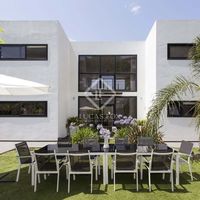 Villa in the big city, in the mountains, at the seaside in Spain, Catalunya, Sitges, 400 sq.m.