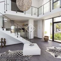 Villa in the big city, in the mountains, at the seaside in Spain, Catalunya, Sitges, 400 sq.m.