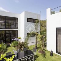 Villa in the big city, in the mountains, at the seaside in Spain, Catalunya, Sitges, 400 sq.m.