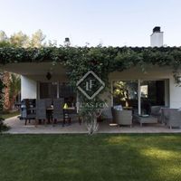 Villa in the mountains, at the seaside in Spain, Catalunya, Sitges, 295 sq.m.