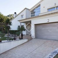 Villa in the mountains, at the seaside in Spain, Catalunya, Sitges, 295 sq.m.