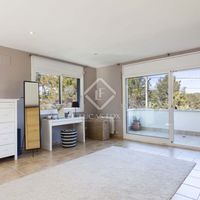 Villa in the mountains, at the seaside in Spain, Catalunya, Sitges, 295 sq.m.