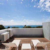 Apartment in the mountains, at the seaside in Spain, Catalunya, Sitges, 109 sq.m.