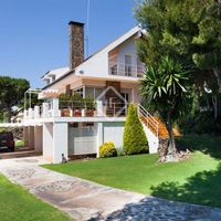 Villa in Spain, Catalunya, Sitges, 456 sq.m.