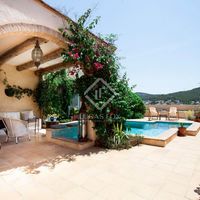 Villa in the mountains, at the seaside in Spain, Catalunya, Sitges, 291 sq.m.