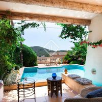 Villa in the mountains, at the seaside in Spain, Catalunya, Sitges, 291 sq.m.