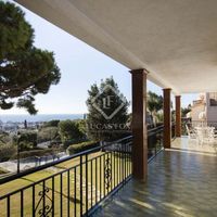 Villa in the big city, at the seaside in Spain, Catalunya, Sitges, 227 sq.m.