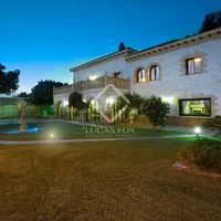 Villa by the lake, at the seaside in Spain, Catalunya, Sant Andreu de Llavaneres, 588 sq.m.