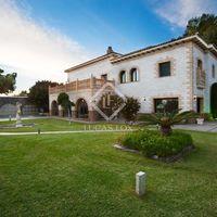 Villa by the lake, at the seaside in Spain, Catalunya, Sant Andreu de Llavaneres, 588 sq.m.