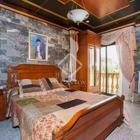 Villa by the lake, at the seaside in Spain, Catalunya, Sant Andreu de Llavaneres, 588 sq.m.