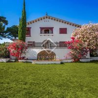 Villa by the lake, at the seaside in Spain, Catalunya, Sant Andreu de Llavaneres, 580 sq.m.