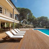 Villa in the mountains, at the seaside in Spain, Catalunya, Barcelona, 629 sq.m.