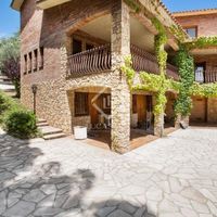 Villa in the mountains in Spain, Catalunya, Sant Andreu de Llavaneres, 468 sq.m.