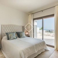 Penthouse at the seaside in Spain, Andalucia, 130 sq.m.