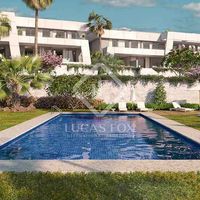 Вилла в большом городе, у моря в Испании, Андалусия, 213 кв.м.