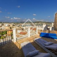 Villa in the big city in Spain, Balearic Islands, Ibiza, 180 sq.m.