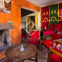 Villa in the big city in Spain, Balearic Islands, Ibiza, 180 sq.m.