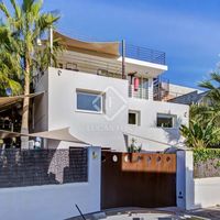 Вилла в большом городе, у моря в Испании, Балеарские Острова, Ибица, 215 кв.м.