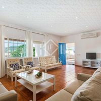 Вилла в большом городе, у моря в Испании, Балеарские Острова, Ибица, 249 кв.м.