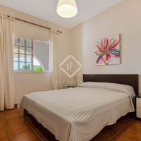 Вилла в большом городе, у моря в Испании, Балеарские Острова, Ибица, 249 кв.м.