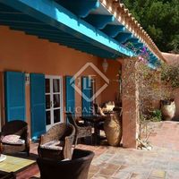 Вилла у озера в Испании, Балеарские Острова, Ибица, 250 кв.м.