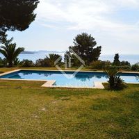 Вилла у озера в Испании, Балеарские Острова, Ибица, 250 кв.м.