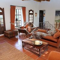 Вилла в большом городе, в горах, у озера, у моря в Испании, Балеарские Острова, Ибица, 400 кв.м.