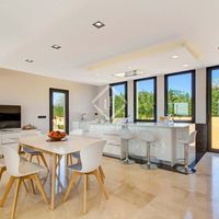 Вилла в большом городе, в горах, у озера, у моря в Испании, Балеарские Острова, Ибица, 895 кв.м.