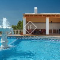 Вилла в большом городе, в горах, у озера, у моря в Испании, Балеарские Острова, Ибица, 648 кв.м.