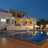 Вилла в большом городе, в горах, у озера, у моря в Испании, Балеарские Острова, Ибица, 648 кв.м.