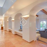 Вилла в большом городе, в горах, у моря в Испании, Балеарские Острова, Ибица, 954 кв.м.