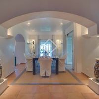 Вилла в большом городе, в горах, у моря в Испании, Балеарские Острова, Ибица, 954 кв.м.