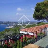 Villa at the seaside in Spain, Catalunya, Girona, 288 sq.m.