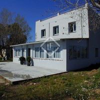 Villa by the lake, at the seaside in Spain, Catalunya, Torroella de Montgri, 302 sq.m.