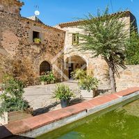 Villa in Spain, Catalunya, Girona, 865 sq.m.