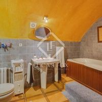 Villa in Spain, Catalunya, Girona, 865 sq.m.