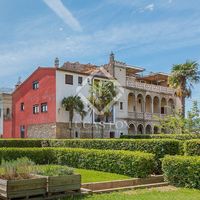 Вилла в горах в Испании, Каталония, Жирона, 990 кв.м.