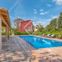 Вилла в горах в Испании, Каталония, Жирона, 990 кв.м.