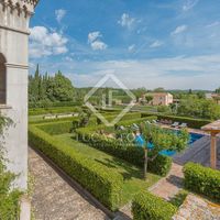 Вилла в горах в Испании, Каталония, Жирона, 990 кв.м.