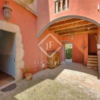 Вилла в горах в Испании, Каталония, Жирона, 990 кв.м.