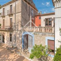 Вилла в горах в Испании, Каталония, Жирона, 990 кв.м.