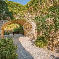 Villa in Spain, Catalunya, Girona, 882 sq.m.