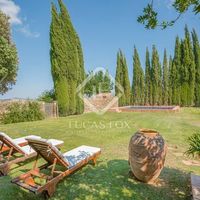 Villa in Spain, Catalunya, Girona, 882 sq.m.