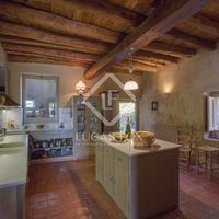 Villa in Spain, Catalunya, Girona, 882 sq.m.