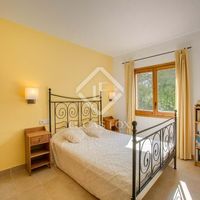 Вилла в горах, у моря в Испании, Каталония, Багур, 150 кв.м.